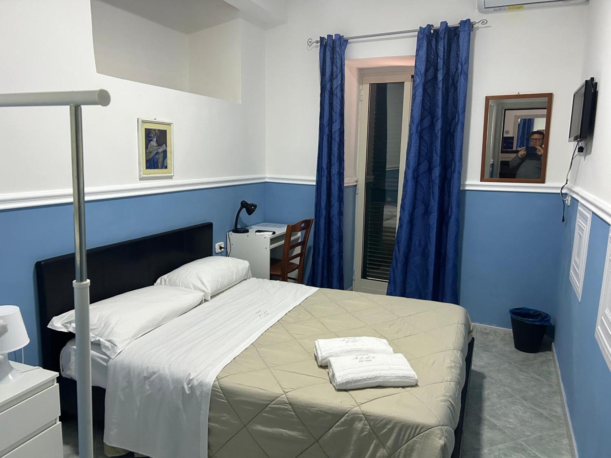 Hotel Alloggio Del Conte Naples Exterior photo