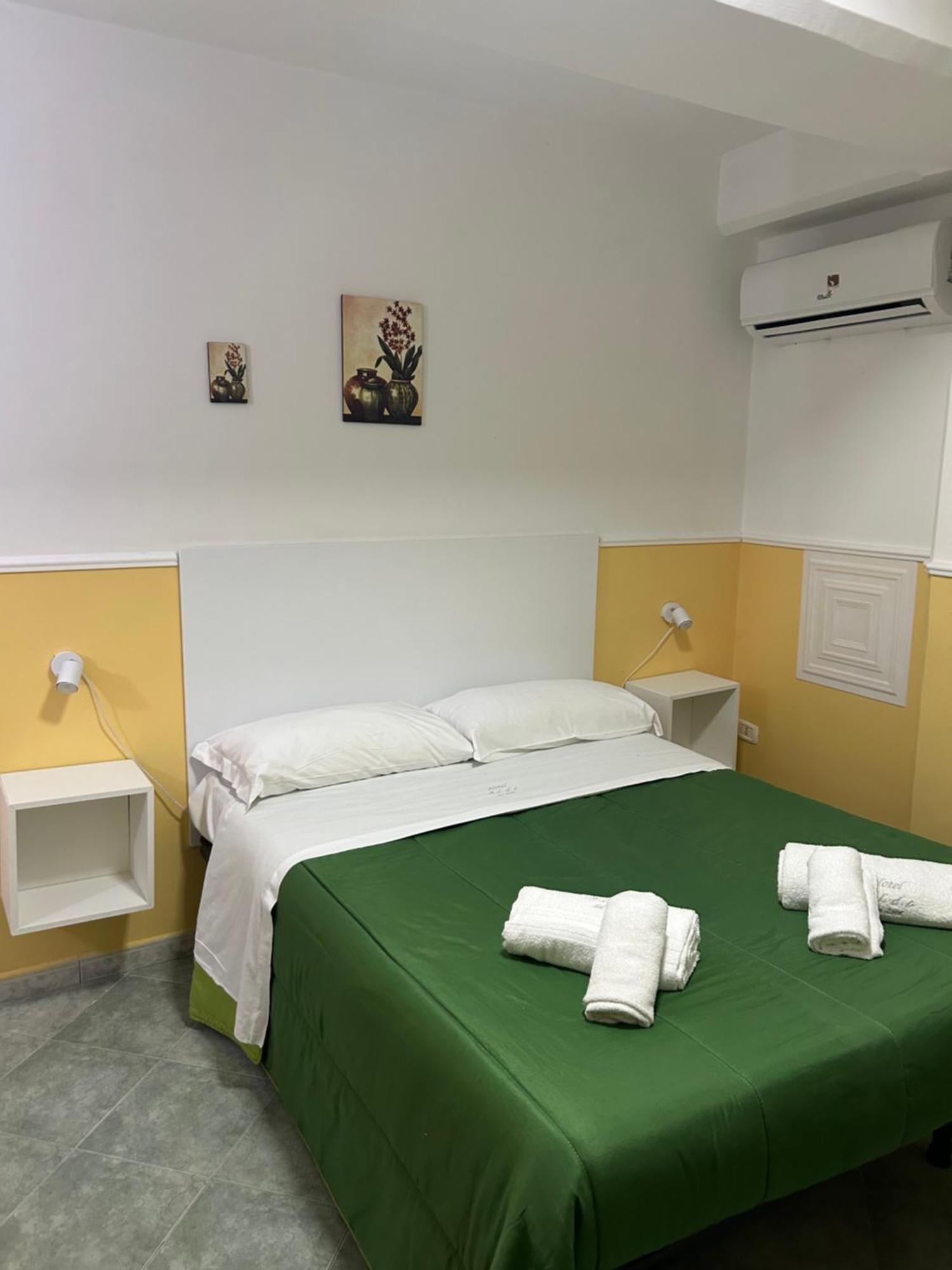 Hotel Alloggio Del Conte Naples Exterior photo