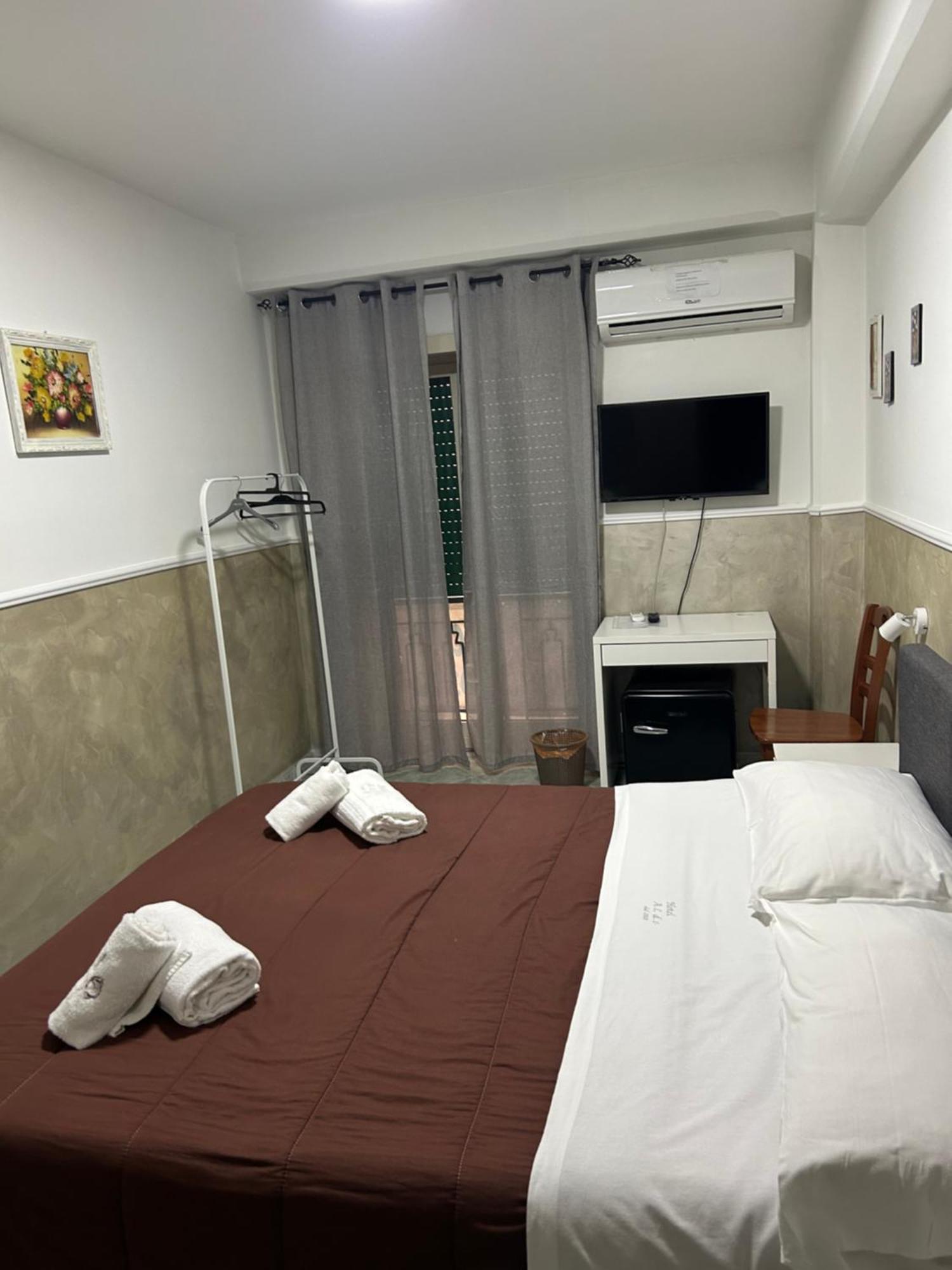Hotel Alloggio Del Conte Naples Exterior photo